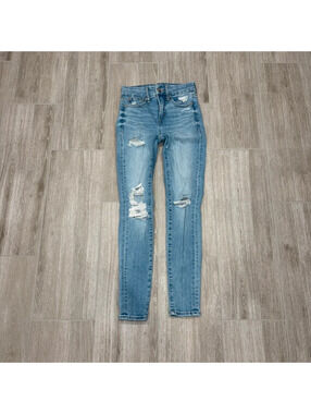 Women’s American Eagle distressed 00 short jeans